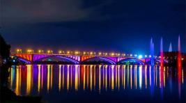 Жители Хакасии могут восхититься подсветкой моста в Красноярске (ФОТО)
