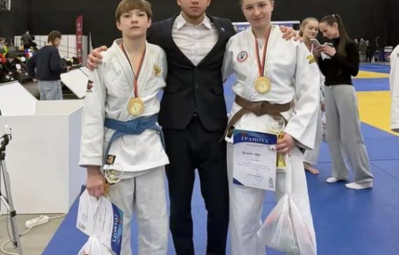 Юные дзюдоисты Хакасии достойно представили регион на турнире в Новокузнецке