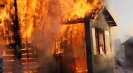 Следователи выясняют, из-за чего в хакасском селе загорелся дом и погибли люди
