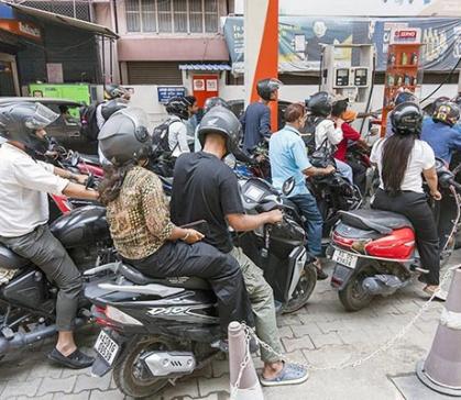 Из-за кризиса в Персидском заливе в Индии замечен дефицит топлива на заправках