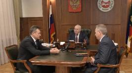 Главе Хакасии представили нового руководителя СУ СК РФ по республике