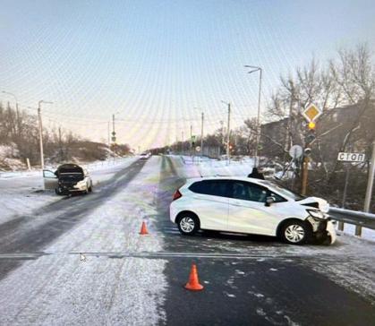 Пьяный бесправник врезался в дерево в Черногорске