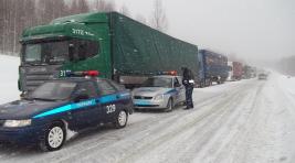 Из-за снежных заносов в Хакасии могут ограничить движение большегрузов