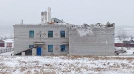 В Хакасии в морозы школьники учатся в здании без крыши