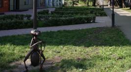 В центре Абакана средь бела дня украли скульптуру муравья