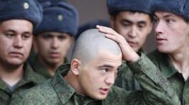 В России уклонистам от армии запретят ездить за границу