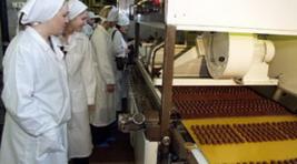 На Абаканской кондитерской фабрике повысили зарплату лучшим работникам
