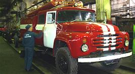 Абаканский опытно-механический завод передал пожарным отремонтированную машину