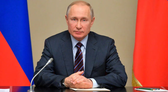 Путин поручил простить налоги предпринимателям
