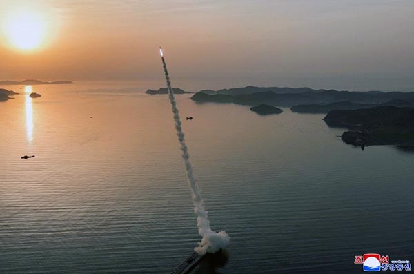 КНДР успешно испытала тактическую баллистическую ракету Хвасон-11