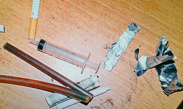 В Саяногорске стражи порядка накрыли «солевой» притон в частном секторе