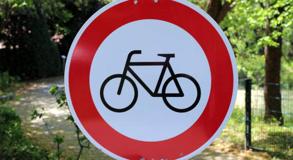 В Абакане и Черногорске велосипедисты пострадали от автомобилей