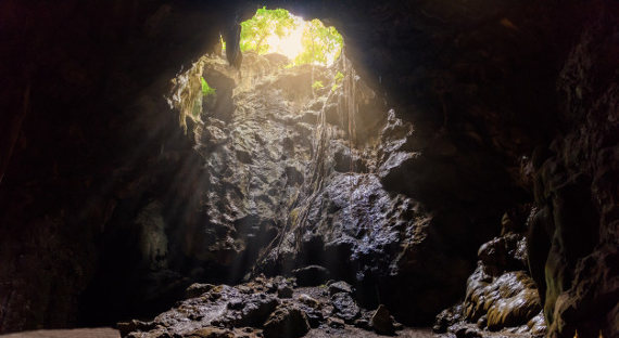 В Таиланде обнаружили пропавших в пещере футболистов