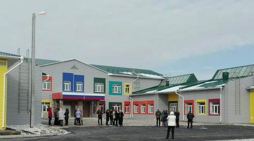 Глава Хакасии принял участие в открытии новых школ и детского сада