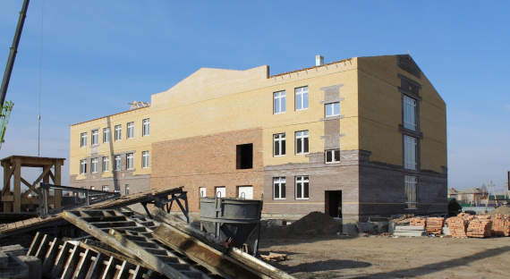 Строительство новой школы в Красном Абакане идет полным ходом