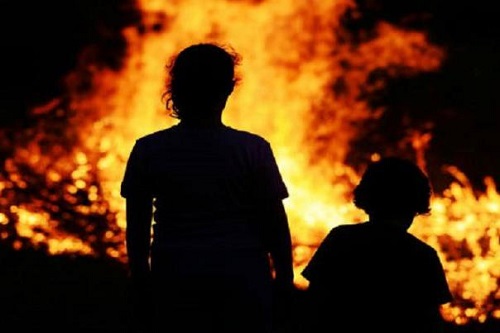 В Хакасии полицейский пострадал, спасая людей из горящего дома