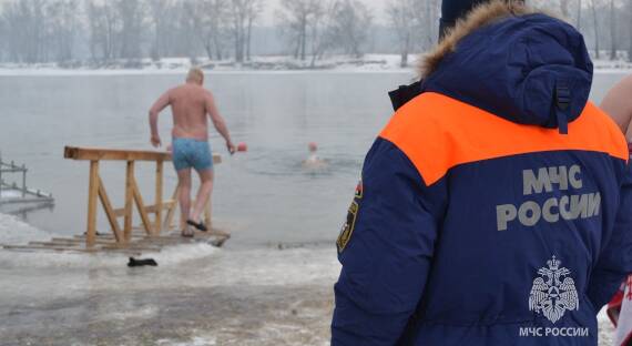 МЧС: В Хакасии определены места для безопасных купаний на Крещение