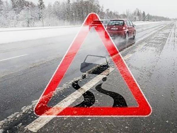 На дорогах Хакасии местами образовался гололёд