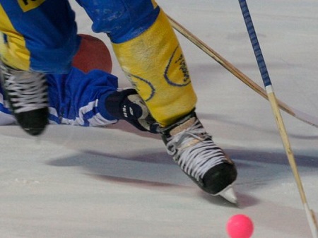 «Енисей» упустил победу в финале Кубка мира по хоккею с мячом