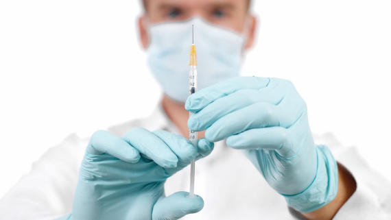 Роскачество предупреждает о мошенниках, продающих «вакцину от COVID-19»