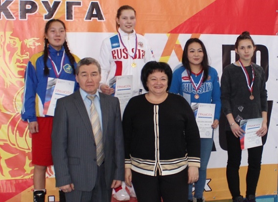 Сборная Хакасии завоевала 9 медалей на первенстве СФО по боксу