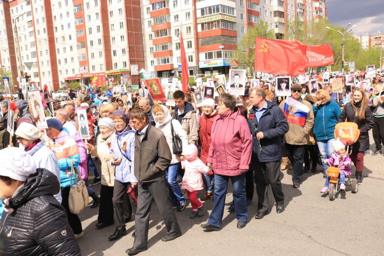 В Саяногорске сотрудники РУСАЛа поздравили ветеранов ВОВ