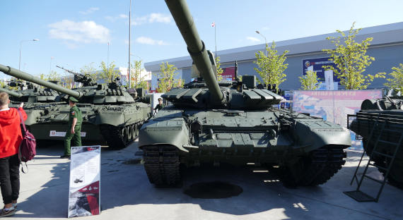 Российские войска получили модернизированные танки Т-72Б3