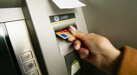 В Хакасии поймали малолетних воришек банковских карт