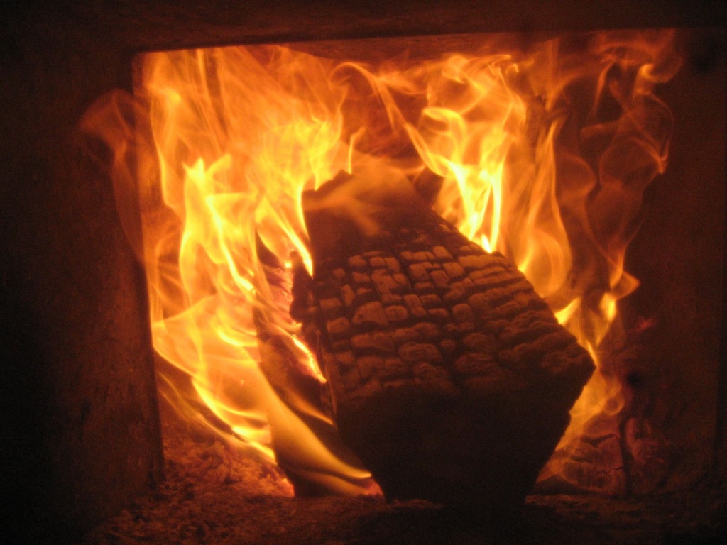 Сжигание стали. Вода горит в печке. Баня огонь. Печь горит на воде.