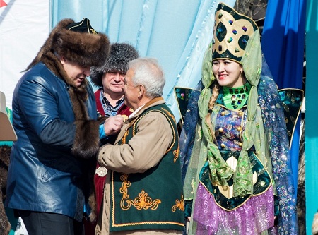 Виктор Зимин поздравил жителей республики с хакасским новым годом