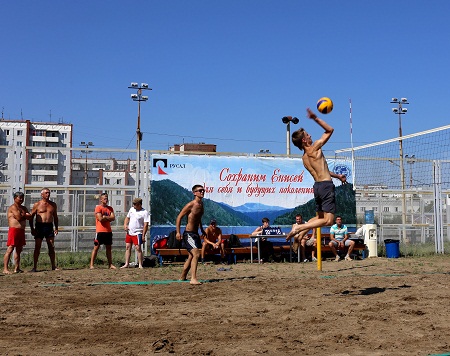 В Саяногорске названы победители чемпионата по пляжному волейболу