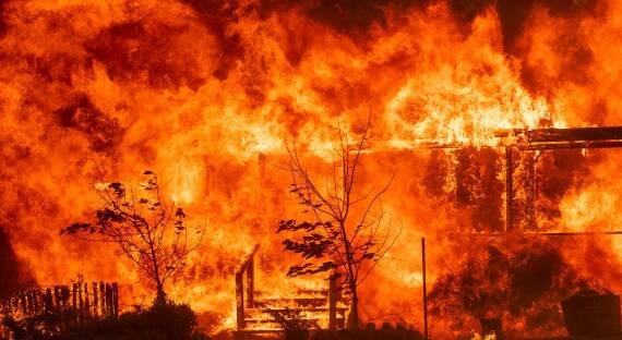 За длинные выходные в Хакасии на пожарах погибли три человека