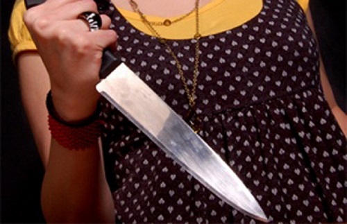 В Абакане женщина ранила бывшего мужа ножом