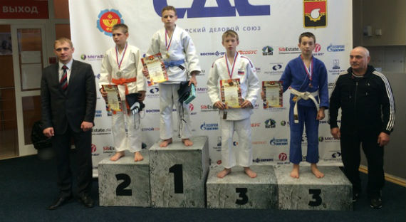 Юные дзюдоисты из Хакасии завоевали 4 медали на турнире в Кемерово