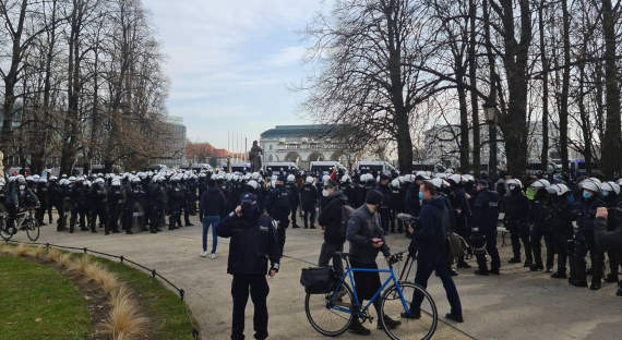 В Варшаве произошли столкновения противников «масочного режима» и полиции