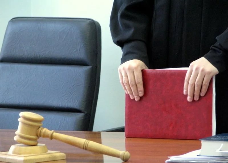 В Хакасии нотариуса оштрафовали за нарушение закона