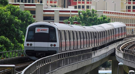 СМИ: Сингапур отказался от беспилотных поездов метро