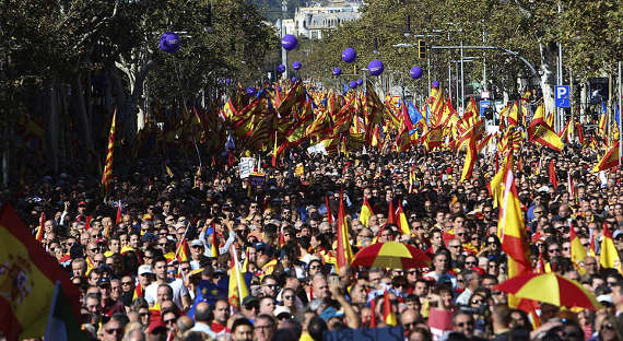 В Барселоне прошла акция против отделения Каталонии от Испании