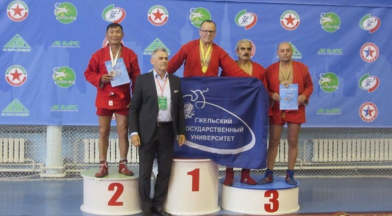 Пенсионер из Хакасии стал призером чемпионата России по самбо