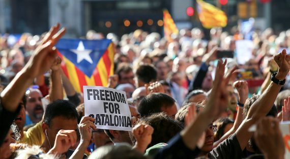 В Барселоне начались протесты против испанского давления