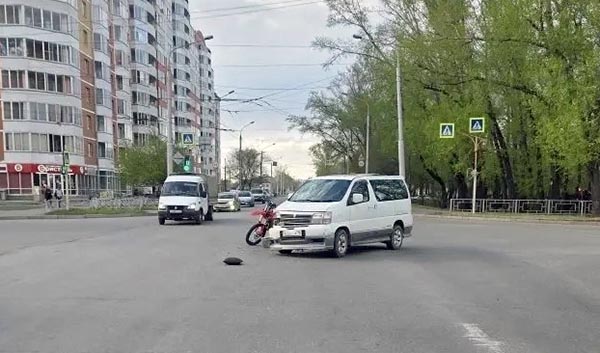 С тяжёлыми травмами госпитализирован мотоциклист после ДТП в Абакане
