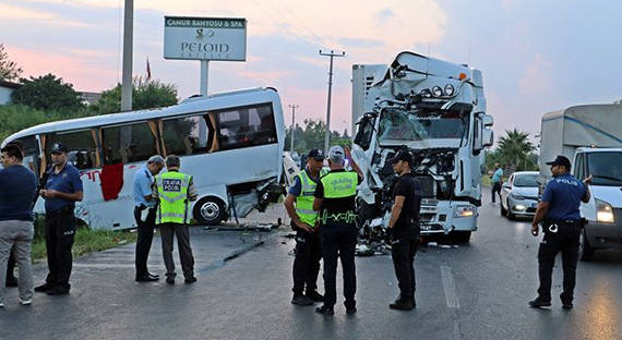Российские туристы попали в ДТП в Турции: пострадали 11 человек