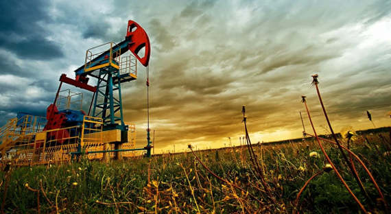 Нефть упала в цене и может достичь 55 долларов за баррель