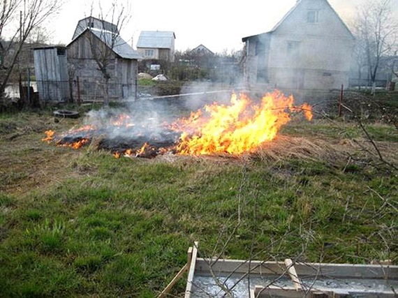 Властей Хакасии беспокоит пожарная обстановка в майские праздники