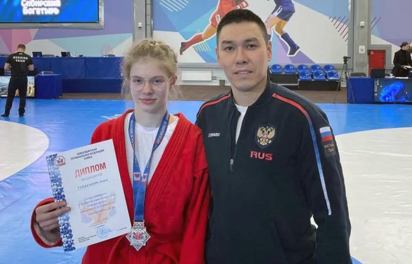 Спортсмены из Хакасии отличились на всероссийском турнире по самбо