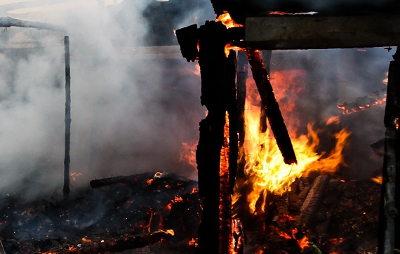 В Хакасии дотла сгорели два сарая