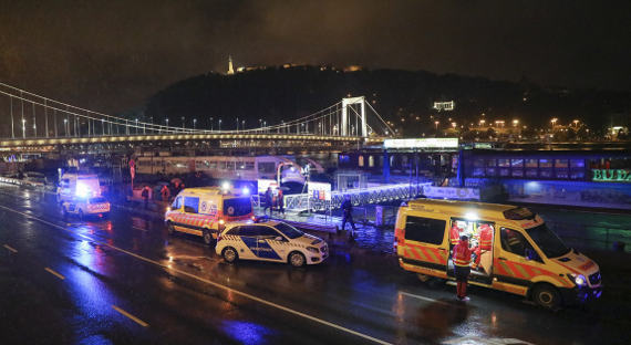 В Будапеште потерпело крушение судно с 34 пассажирами на борту