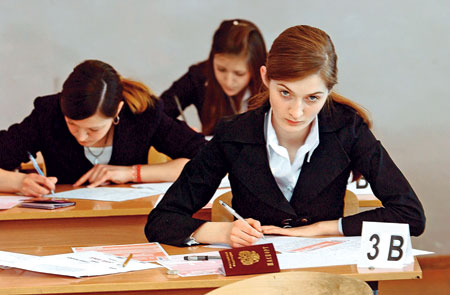 Российские школьники смогут пересдать ЕГЭ осенью