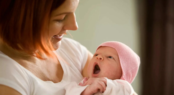 Специалисты назвали женский возраст для рождения первого ребенка