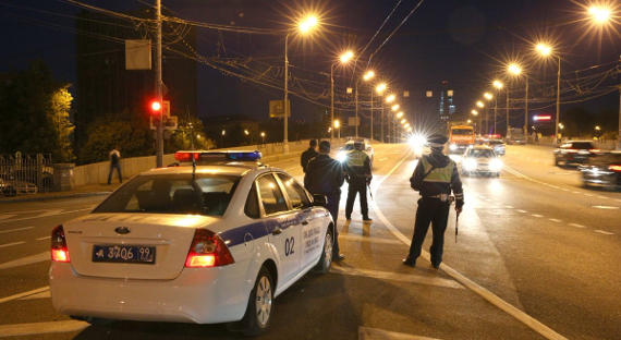Бесправный водитель «Яндекс.Такси» сбил инспектора ГИБДД в Москве